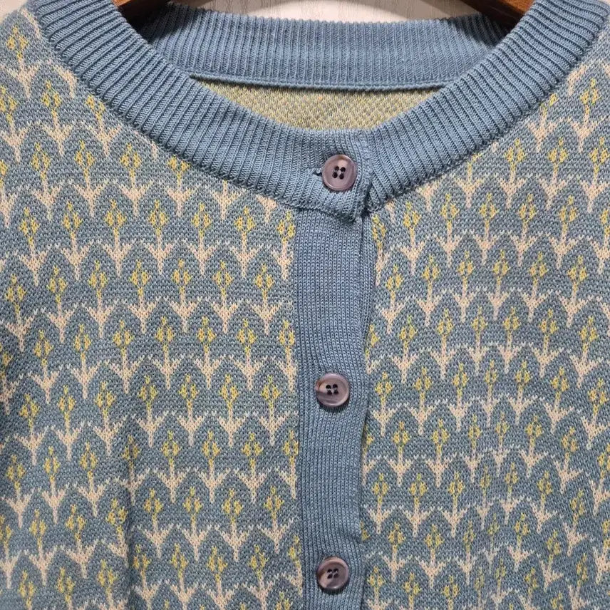 [BUNJANG] Vintage Pattern Crop Cardigan Sky Blue / 빈티지 패턴 크롭 가디건 하늘색