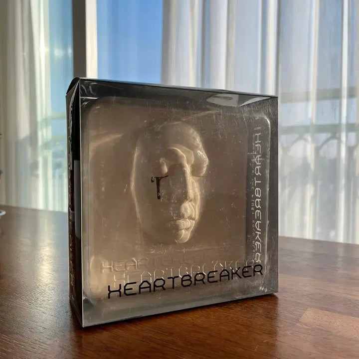 [BUNJANG] G-Dragon Heartbreaker Autographed Album / 지드래곤 하트브레이커 친필싸인 앨범