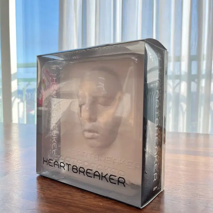 [BUNJANG] G-Dragon Heartbreaker Autographed Album / 지드래곤 하트브레이커 친필싸인 앨범