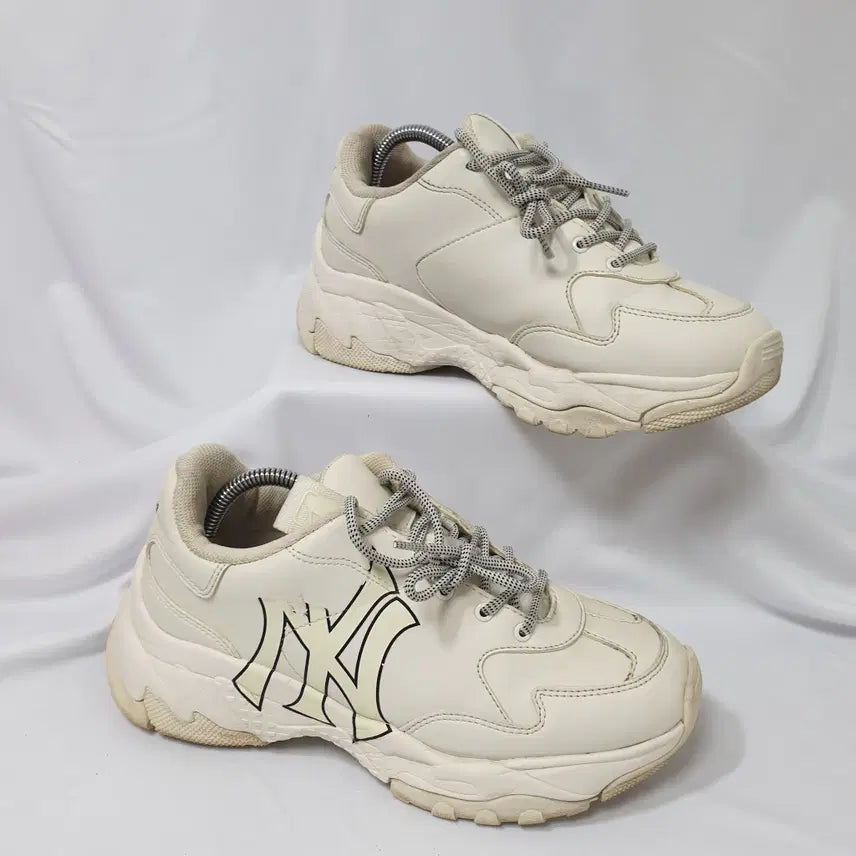 [BUNJANG] MLB Big Ball Chunky A Sneakers / 빈티지하서 250 엠엘비 mlb 빅볼청키 A 뉴욕양키스 스니커즈