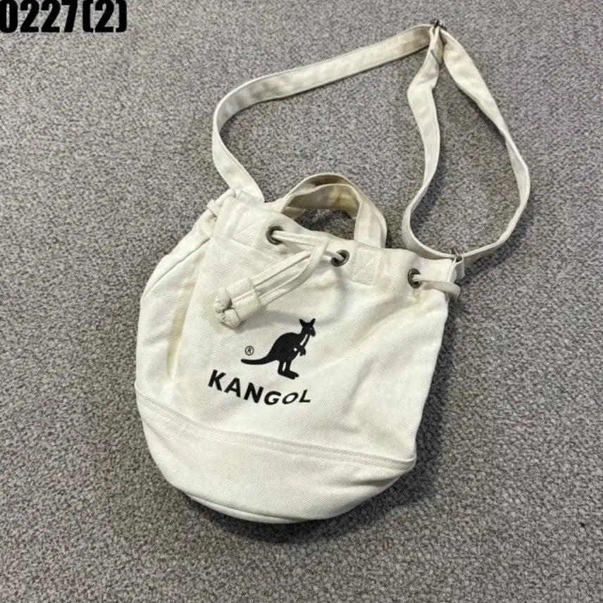 [BUNJANG] Kangol Crossbody Bag / 캉골 크로스백