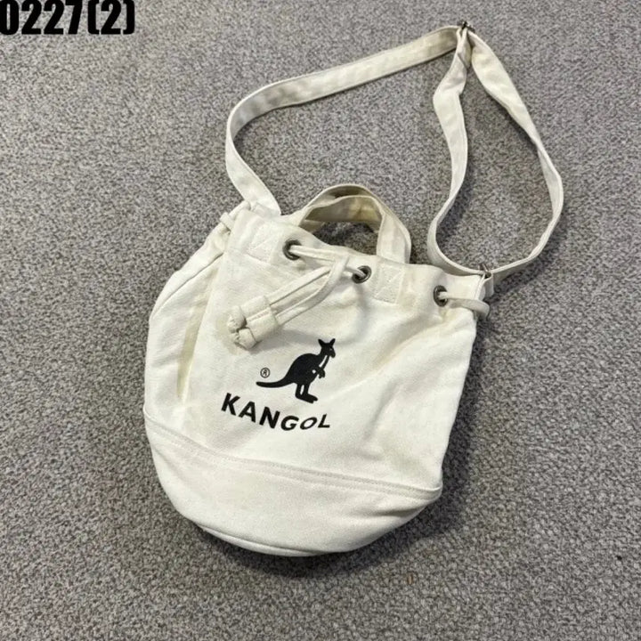 [BUNJANG] Kangol Crossbody Bag / 캉골 크로스백