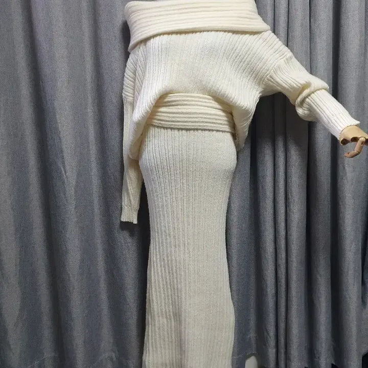 [BUNJANG] Off-Shoulder Two-Piece Set / 오프숄더 투피스 셋업