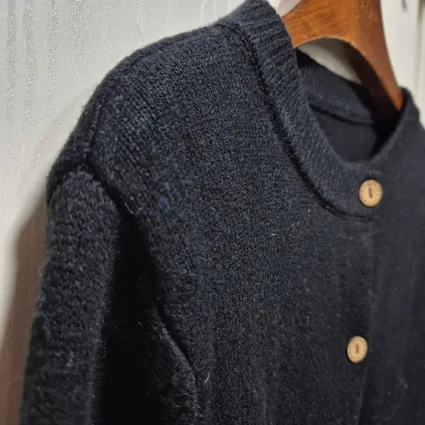 [BUNJANG] Vintage Wood Button Black Cardigan / 빈티지 우드단추 블랙 가디건
