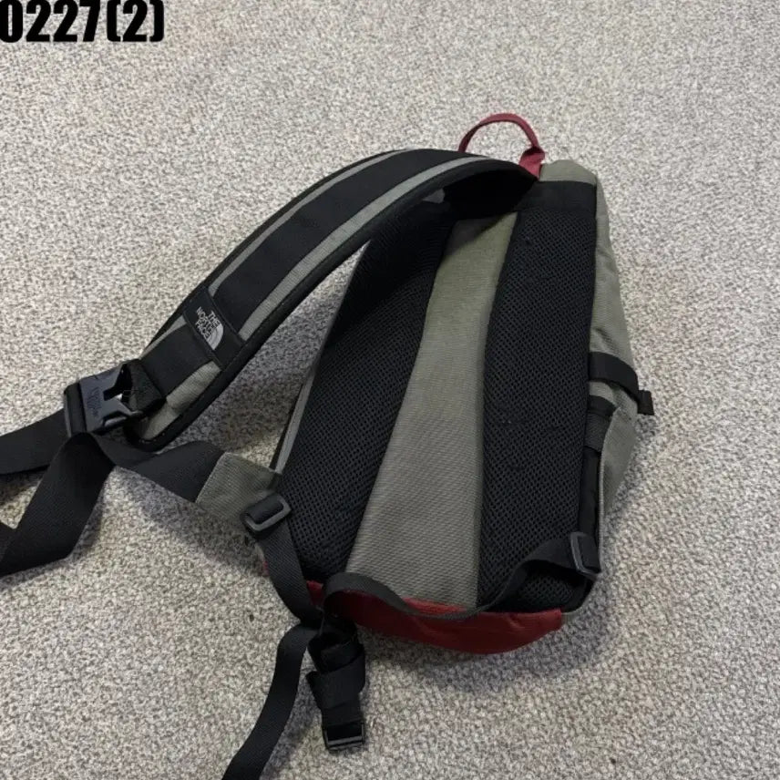 [BUNJANG] The North Face Sling Body Bag Gray/Red / 노스페이스 슬링백 바디백 회색/레드