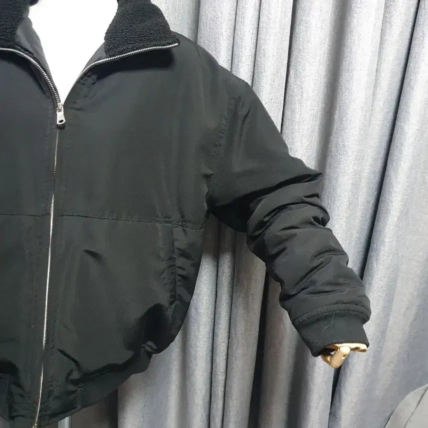 [BUNJANG] Black Two-Way Padded Jacket / 팡팡투웨이 블랙패딩