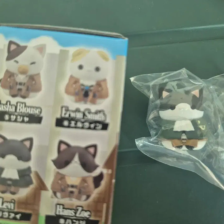[BUNJANG] Attack on Titan Neko Survey Corps Levi Figure / 진격의거인 냥코조사단 리바이 피규어