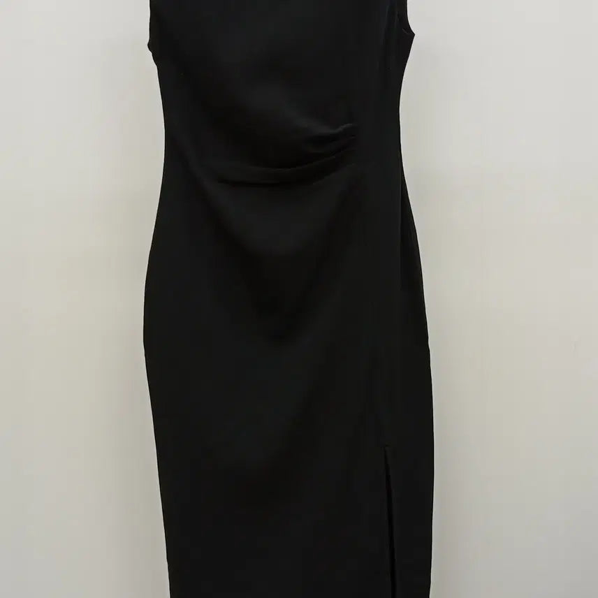[BUNJANG] Sleeveless Slim Fit Dress with Shoulder Pads / 어깨패드 민소매 슬림핏 원피스