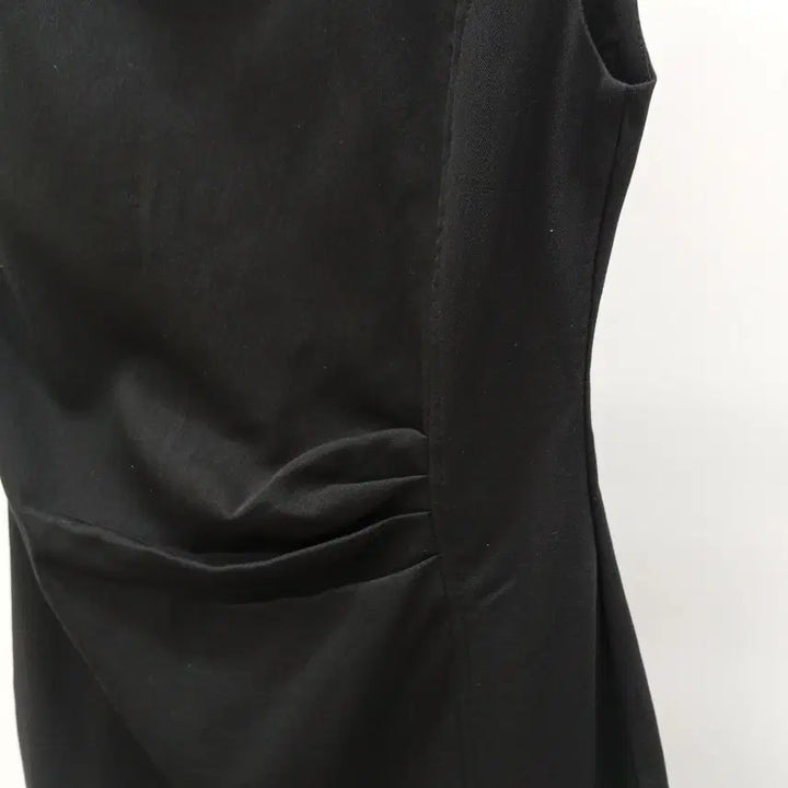[BUNJANG] Sleeveless Slim Fit Dress with Shoulder Pads / 어깨패드 민소매 슬림핏 원피스
