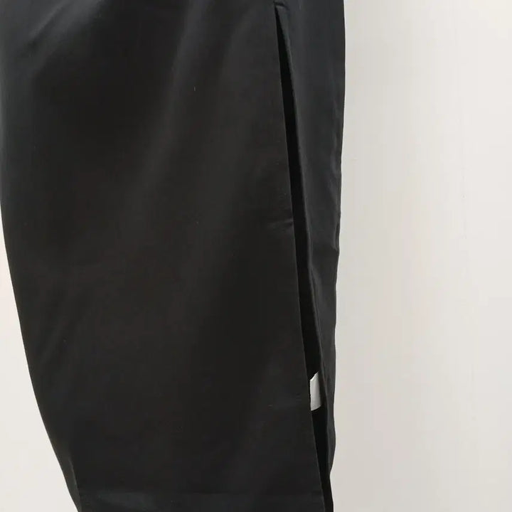 [BUNJANG] Sleeveless Slim Fit Dress with Shoulder Pads / 어깨패드 민소매 슬림핏 원피스