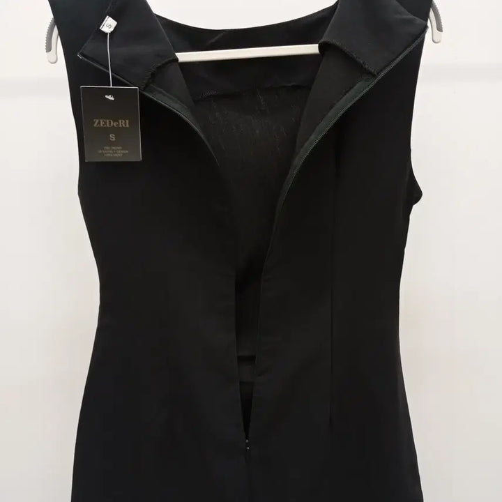 [BUNJANG] Sleeveless Slim Fit Dress with Shoulder Pads / 어깨패드 민소매 슬림핏 원피스