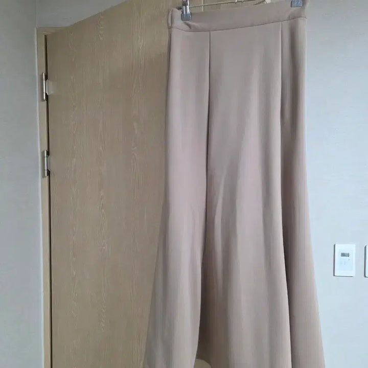 [BUNJANG] 베이지 머메이드 스커트 / 베이지 머메이드 스커트