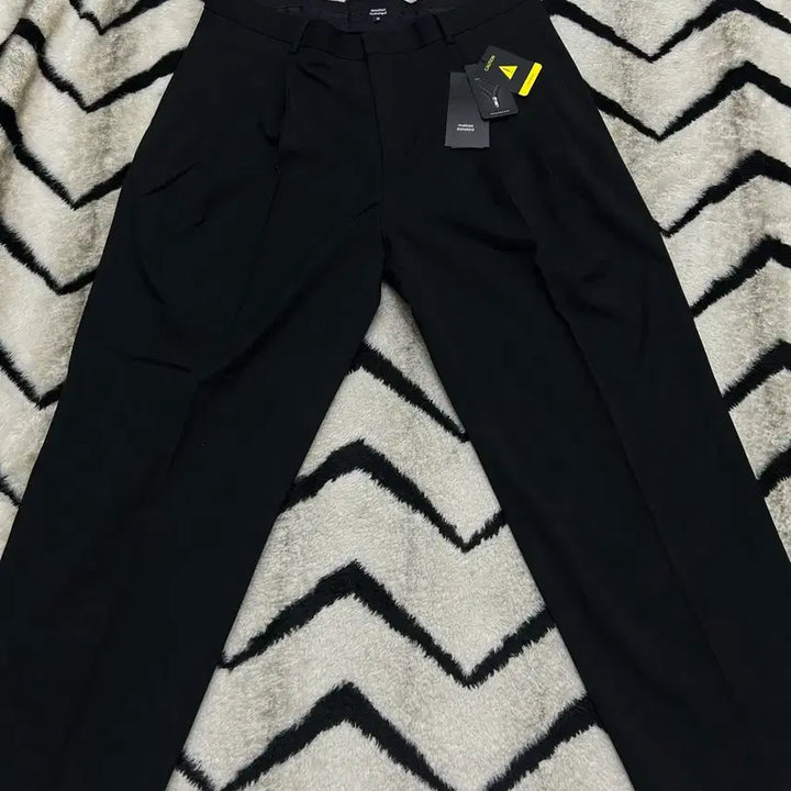[BUNJANG] Musinsa Standard Three-Tuck Balloon Slacks - Black / [38]무신사스탠다드 스리턱 벌룬 슬랙스/블랙