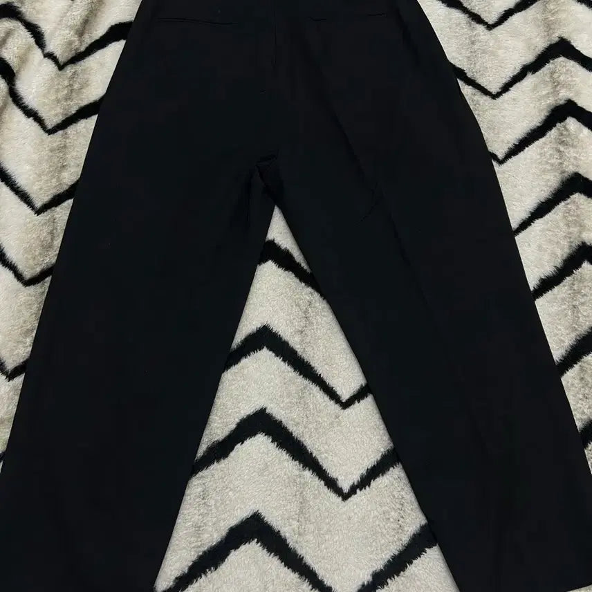 [BUNJANG] Musinsa Standard Three-Tuck Balloon Slacks - Black / [38]무신사스탠다드 스리턱 벌룬 슬랙스/블랙