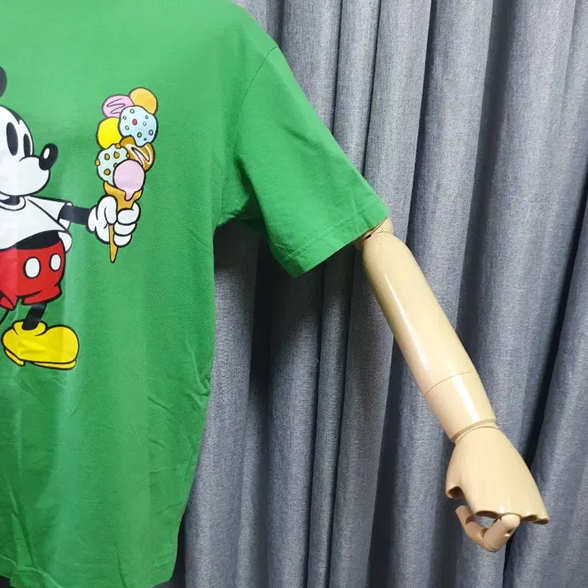 [BUNJANG] UCLA Disney Short-Sleeve T-Shirt / 유클 디즈니 반팔티셔츠