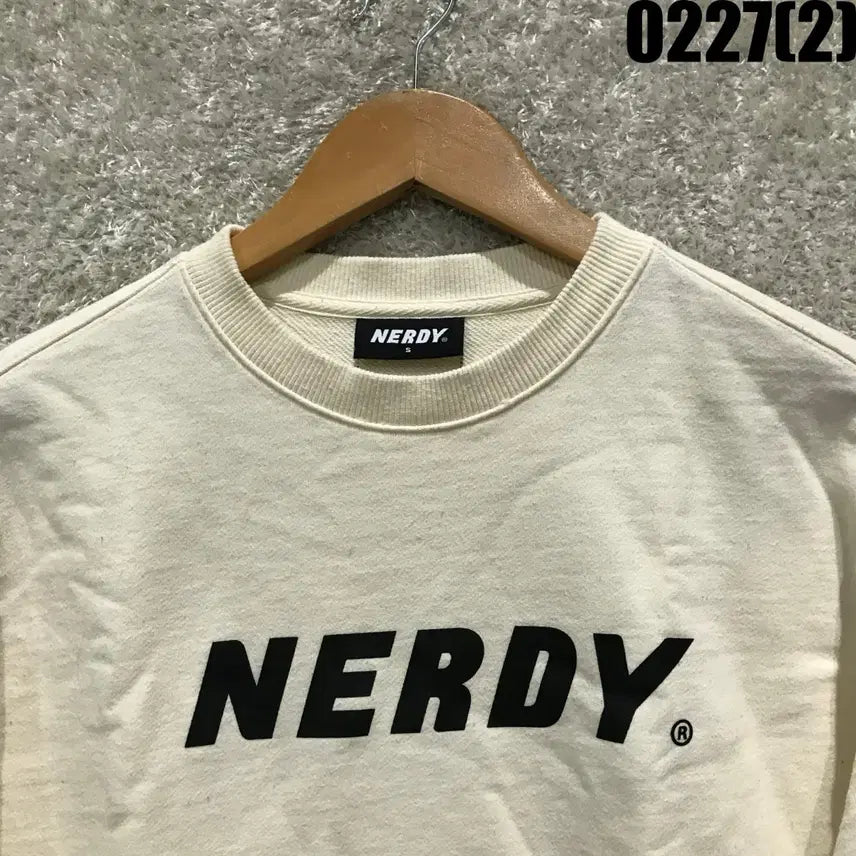 [BUNJANG] NERDY Logo Sweatshirt Ivory S / 널디 NERDY 로고 맨투맨 아이보리 s