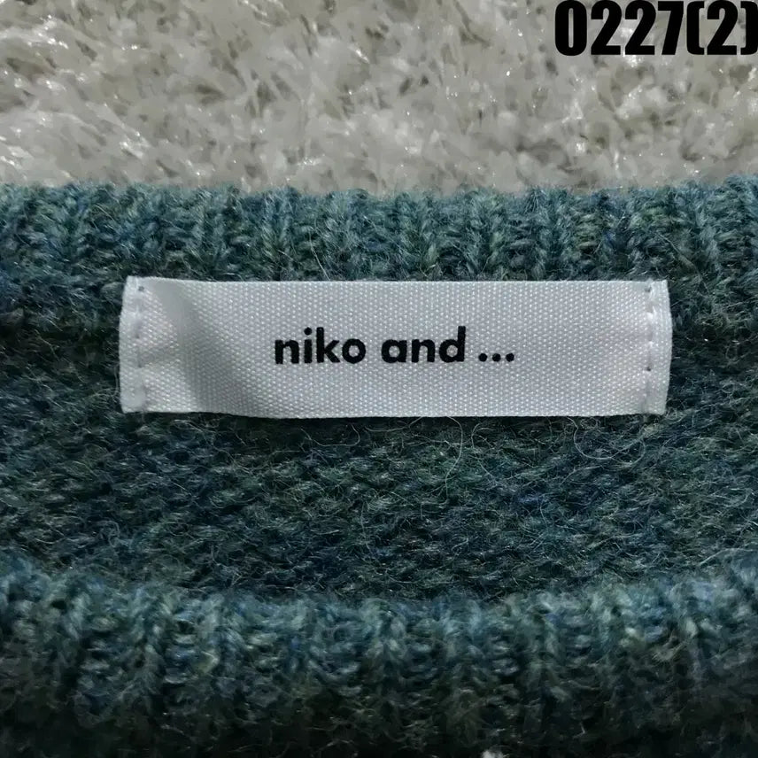 [BUNJANG] Niko and... Round Neck Knit Sweater / 니코앤드 라운드넥 니트 에메랄드 그린 m