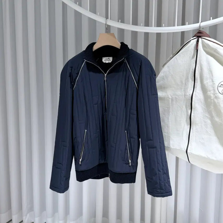 [BUNJANG] Hermès Windbreaker Navy Lightweight Padding Jacket / ( S+ / L ) 에르메스 신형 윈드브레이커 네이비 경량 패딩