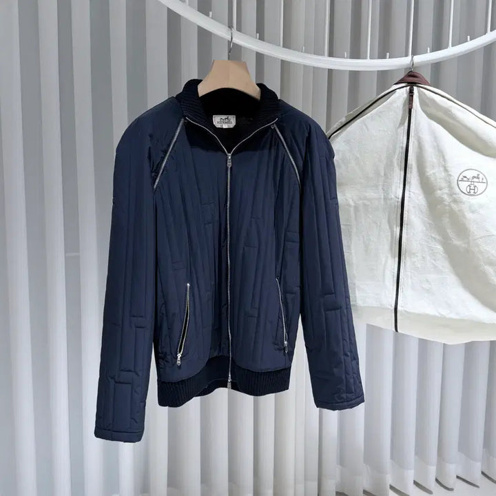 [BUNJANG] Hermès Windbreaker Navy Lightweight Padding Jacket / ( S+ / L ) 에르메스 신형 윈드브레이커 네이비 경량 패딩