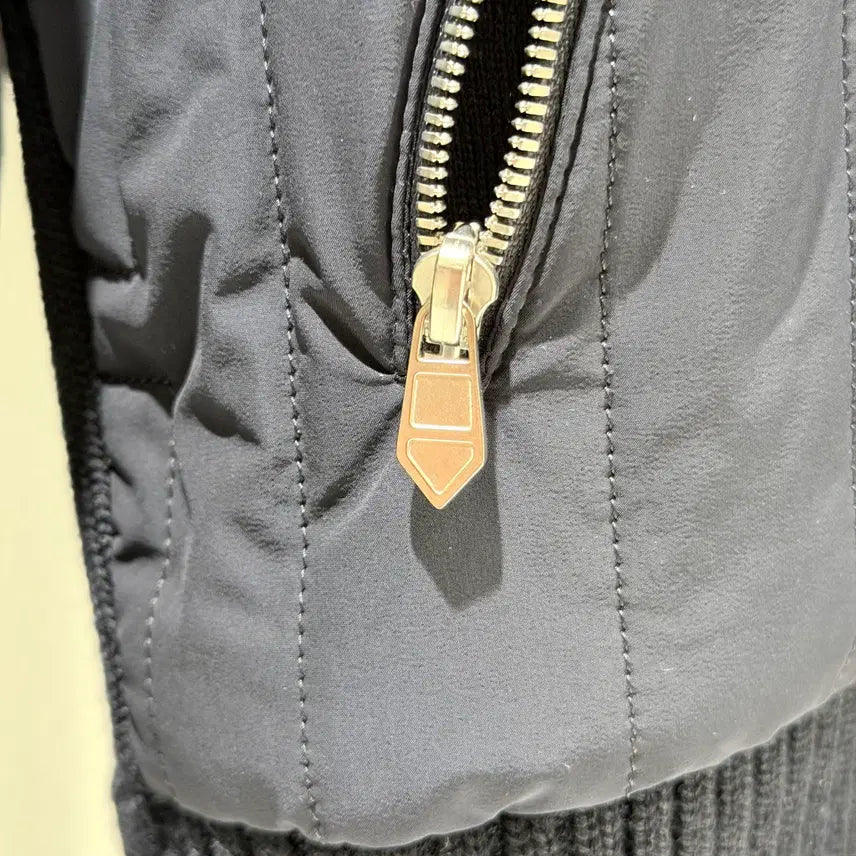 [BUNJANG] Hermès Windbreaker Navy Lightweight Padding Jacket / ( S+ / L ) 에르메스 신형 윈드브레이커 네이비 경량 패딩