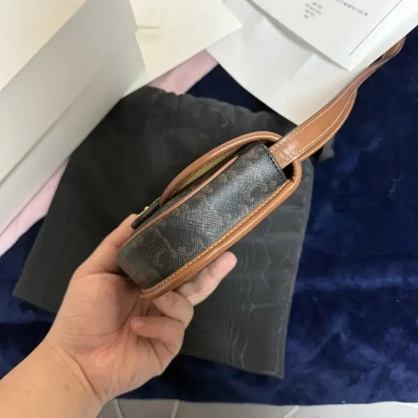 [BUNJANG] Celine Mini Besace Bag / 셀린느 정품 미니 베사체 가방 풀박스 판매합니다