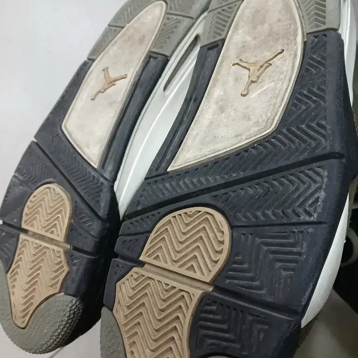 [BUNJANG] Jordan 4 Olive Sneakers / 조던4 올리브 스니커즈42.5(265)