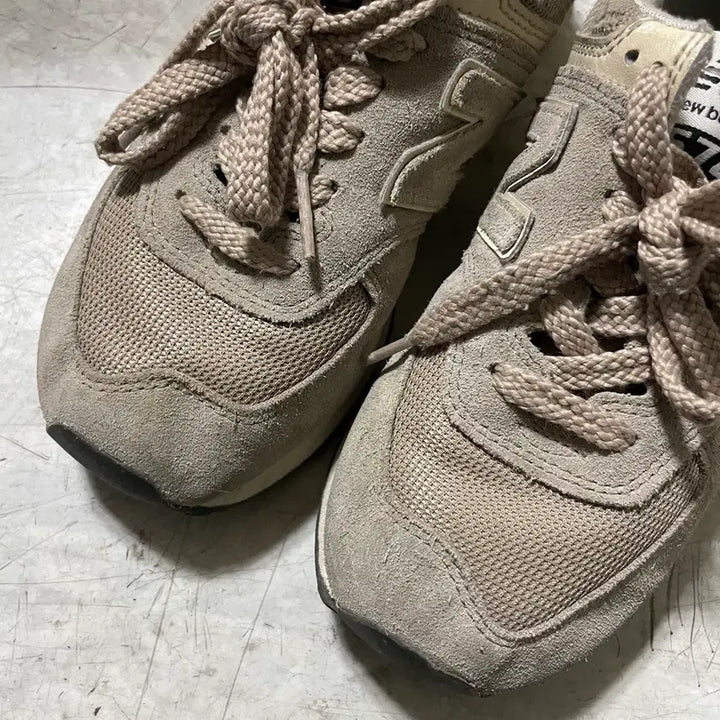 [BUNJANG] New Balance 574 Women's Sneakers / 뉴발란스 574 여성 운동화 신발 230