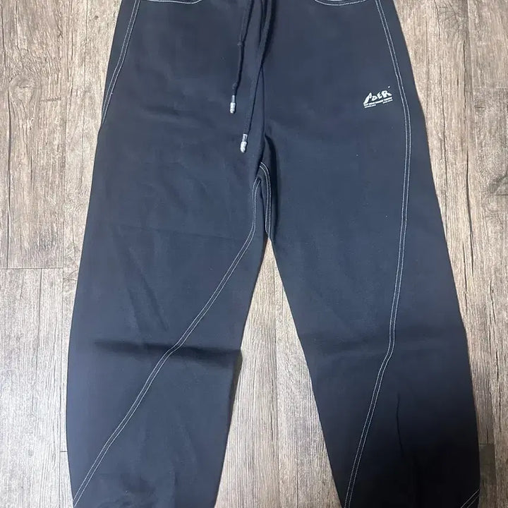 [BUNJANG] ADER Error Black Hoodie Set / ADER 에러 블랙 후드티 스티치 포인트 셋업