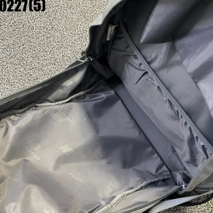 [BUNJANG] New Balance Gray Backpack / 뉴발란스 백팩 회색 가방 0227