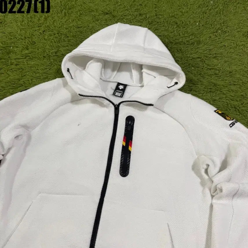 [BUNJANG] Descente Training Zip-Up Jacket (M) / 데상트 트레이닝 상의 집업 자켓 M 95