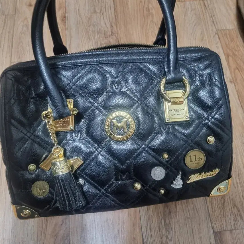 [BUNJANG] Metrocity Quilted Tote Bag - Black / 메트로시티 퀼팅 토트백 블랙