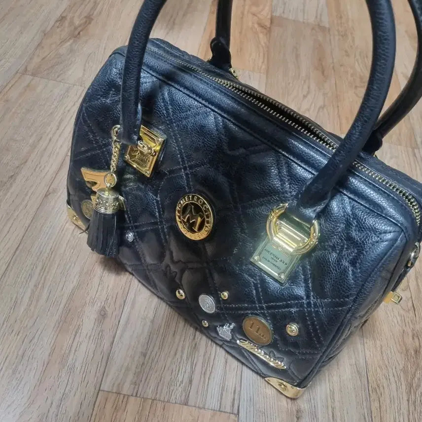 [BUNJANG] Metrocity Quilted Tote Bag - Black / 메트로시티 퀼팅 토트백 블랙