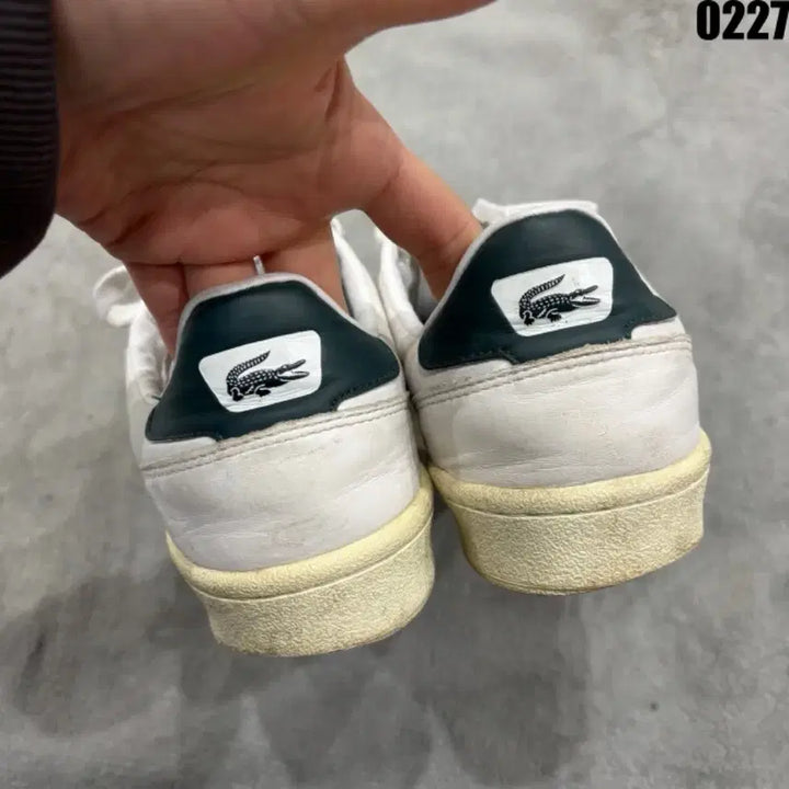 [BUNJANG] Lacoste White Sneakers / 라코스테 흰색 스니커즈