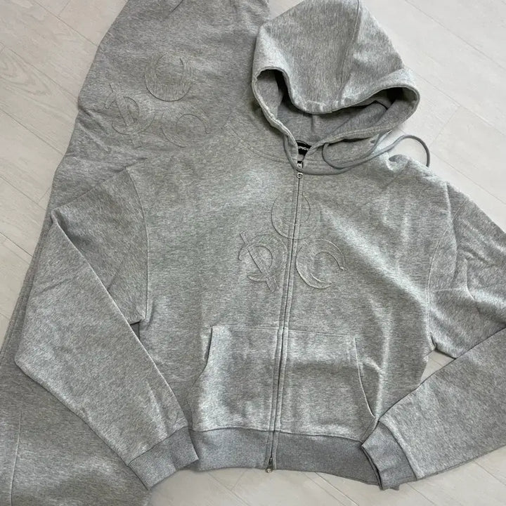 [BUNJANG] DUC Symbol Hoodie &amp; Sweatpants Set-Up Grey Size 2 / 디오스피스 (DUC) Symbol 후드집업, 스웻팬츠 셋업