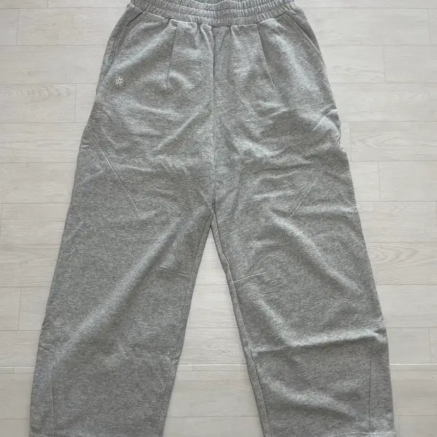 [BUNJANG] DUC Symbol Hoodie &amp; Sweatpants Set-Up Grey Size 2 / 디오스피스 (DUC) Symbol 후드집업, 스웻팬츠 셋업