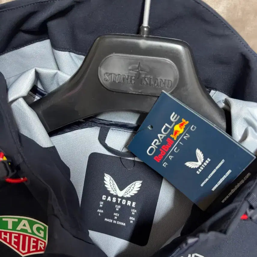 [BUNJANG] Red Bull Racing Rain Jacket (M) New / 레드불 레이싱 레인자켓 M 택달린 새제품