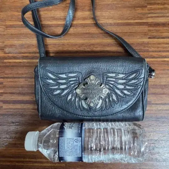 [BUNJANG] 할리데이비슨 레드 윙 가죽 크로스백 / 할리데이비슨 실버 윙 가죽 크로스백