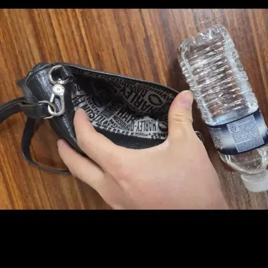 [BUNJANG] 할리데이비슨 레드 윙 가죽 크로스백 / 할리데이비슨 실버 윙 가죽 크로스백