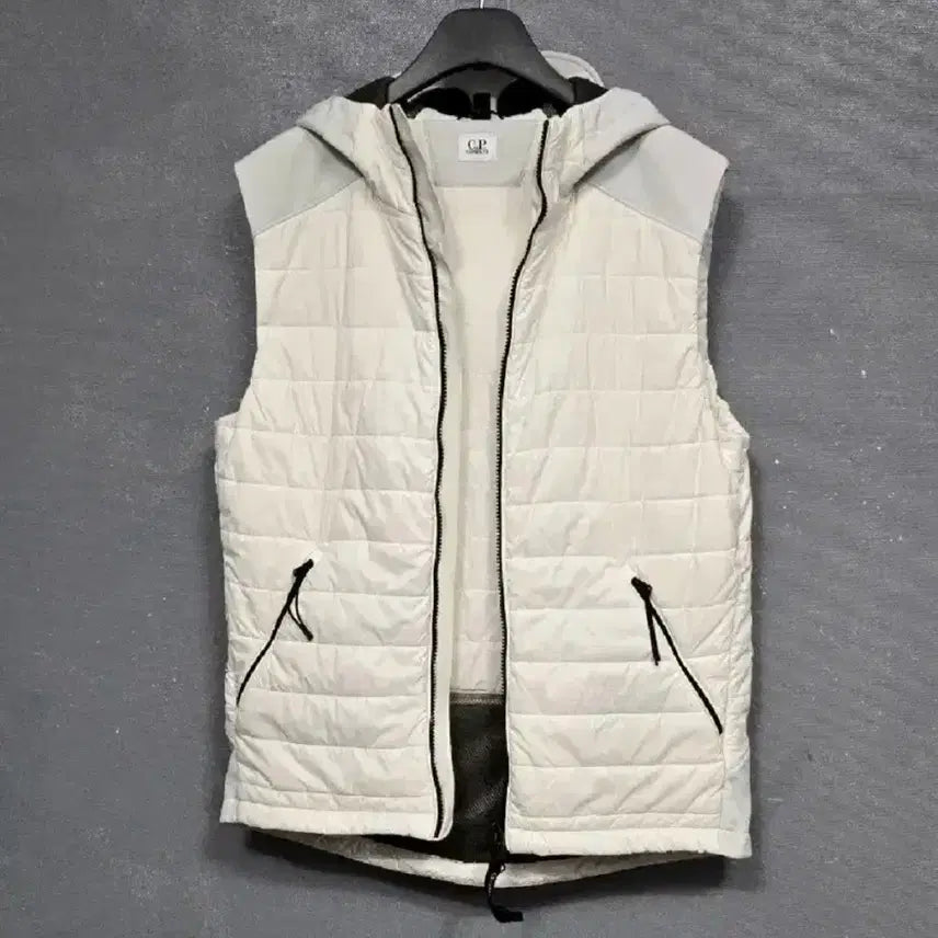 [BUNJANG] C.P. Company White Padded Vest / 씨피컴퍼니 화이트 패딩 조끼