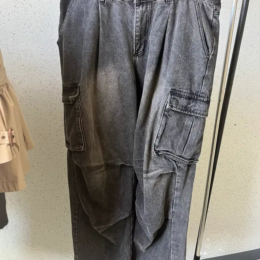 [BUNJANG] Dimitri Black Wide Cargo Black Denim Pants / 디미트리블랙 와이드 카고 흑청데님