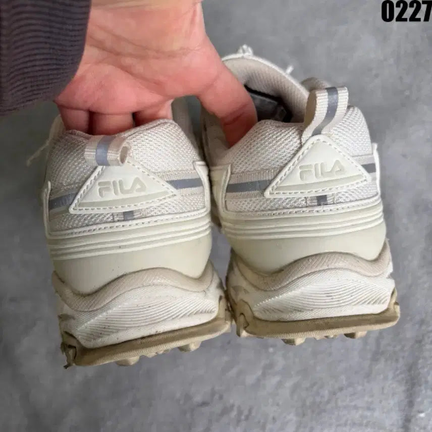 [BUNJANG] Fila Trail Running Shoes Ivory / 휠라 트레일화 운동화 아이보리