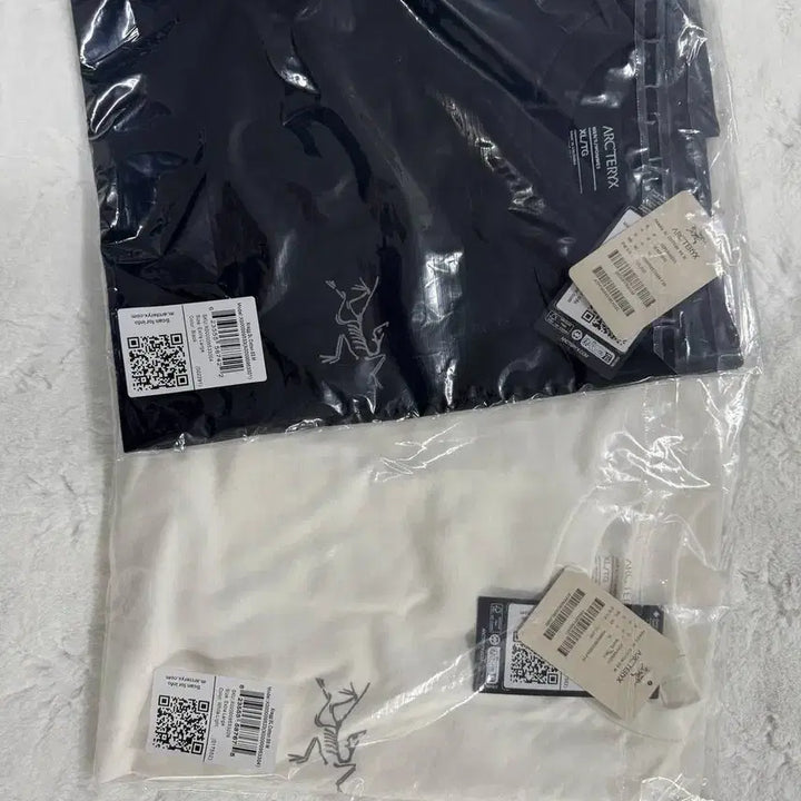 [BUNJANG] Arc'teryx Short Sleeve T-shirt / 아크테릭스 반팔티 (미개봉 새상품)