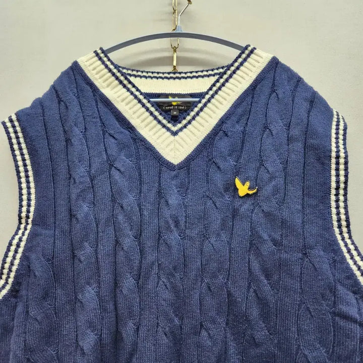 [BUNJANG] What it isnt Logo Cable Knit Vest M/L Unisex / 와릿이즌 로고 케이블 니트 조끼 M(L) 남여공용