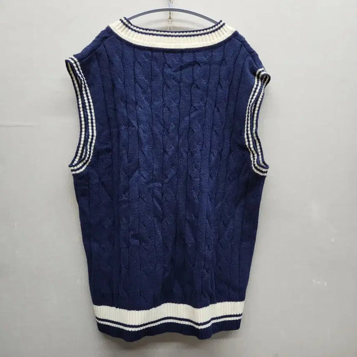 [BUNJANG] What it isnt Logo Cable Knit Vest M/L Unisex / 와릿이즌 로고 케이블 니트 조끼 M(L) 남여공용