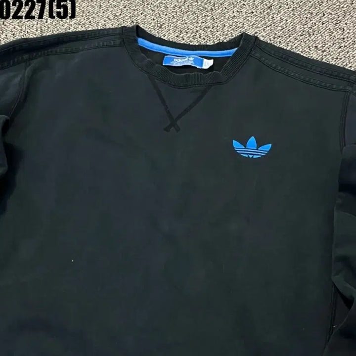 [BUNJANG] Adidas Black Tri-Stripe Sweatshirt 105 / 아디다스 블랙 삼선 맨투맨 티셔츠105 0227