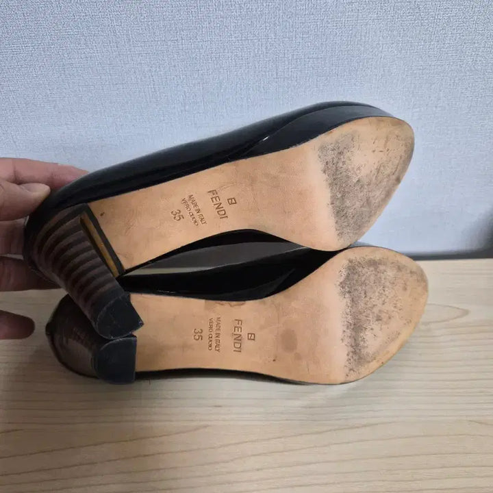 [BUNJANG] Fendi Superstar Black Patent Leather Chunky Heel Pumps / 220 35호 펜디 블랙 페이턴트 가죽 펌프스 청키힐 슈즈-592