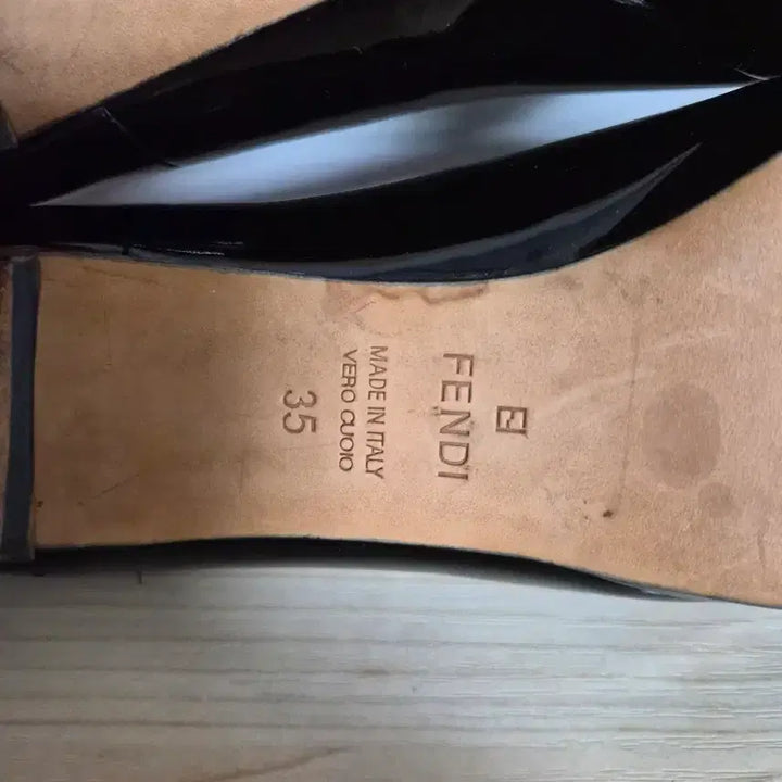 [BUNJANG] Fendi Superstar Black Patent Leather Chunky Heel Pumps / 220 35호 펜디 블랙 페이턴트 가죽 펌프스 청키힐 슈즈-592