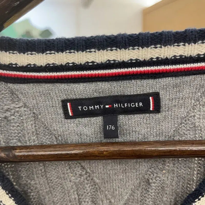 [BUNJANG] Tommy Hilfiger Vintage Retro Cable Knit Sweater / 타미힐피거 빈티지 레트로 캐주얼 배색 꽈배기 니트 176 C09552