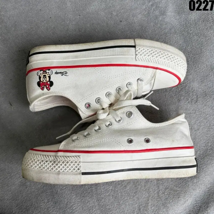 [BUNJANG] Disney Minnie Mouse White Sneakers / 디즈니 미니마우스 화이트 스니커즈 운동화