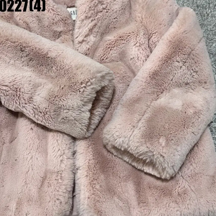 [BUNJANG] GAP Pink Fur Jacket (Size S) / GAP 갭 핑크 퍼 자켓 s